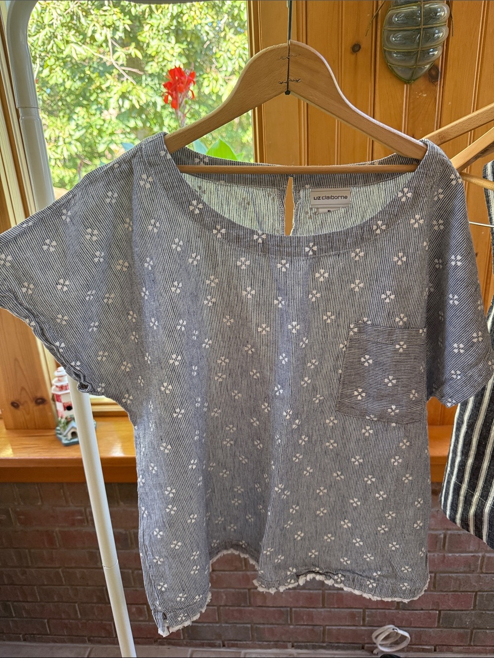Liz Claiborne Blue Floral Stripe Linen-Blend Short Sleeve Top